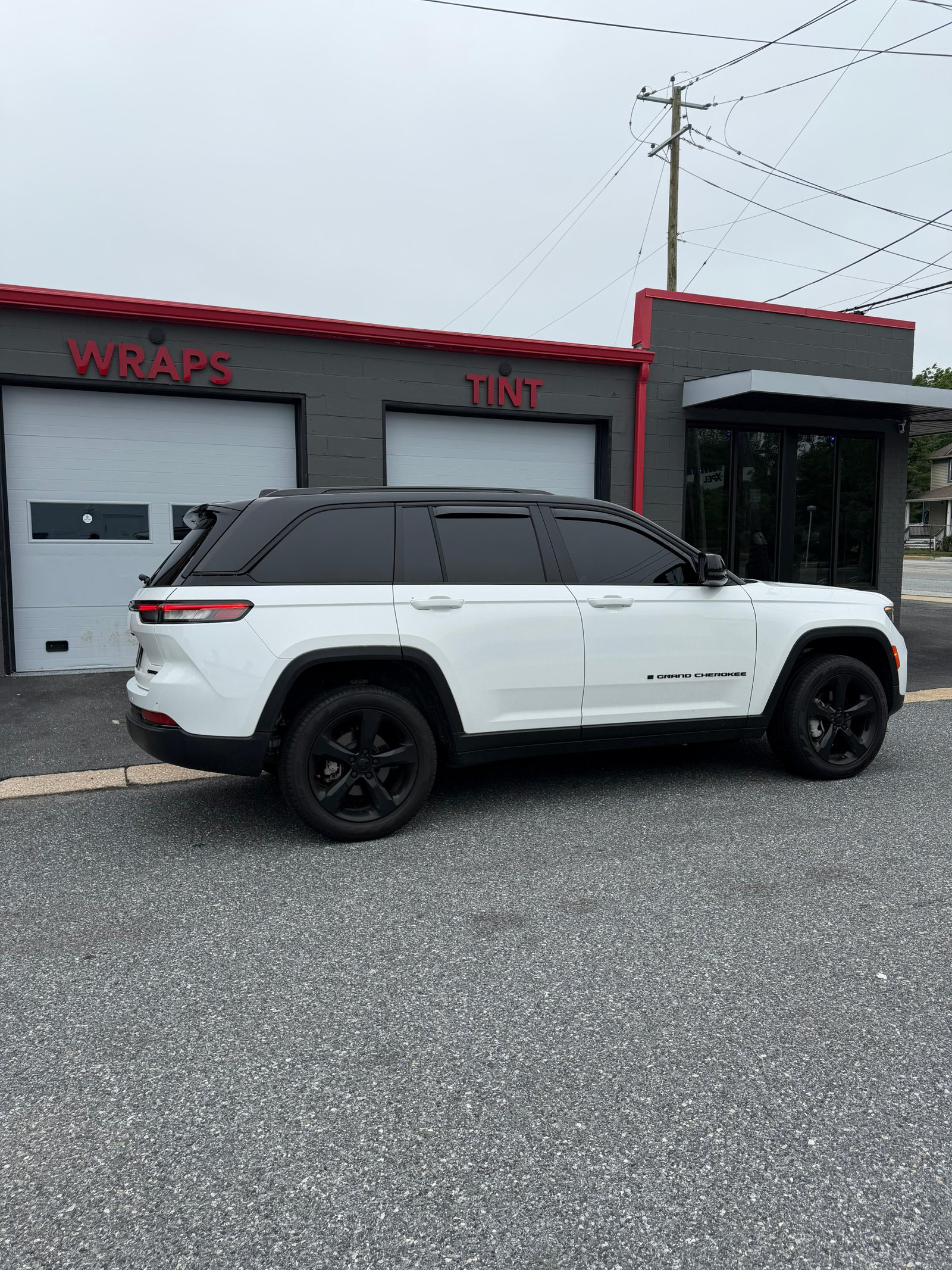 Jeep Cherokee Rear Profile